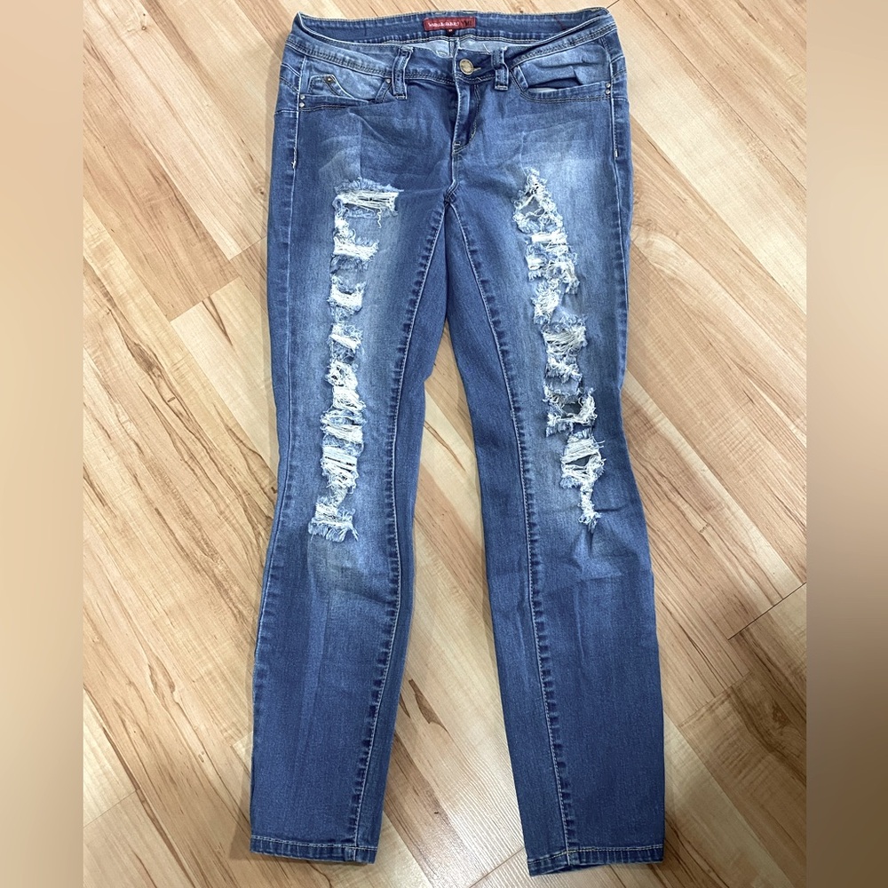 YMI Wanna Betta Butt Stretchy Distressed‎ Jeans Size 11